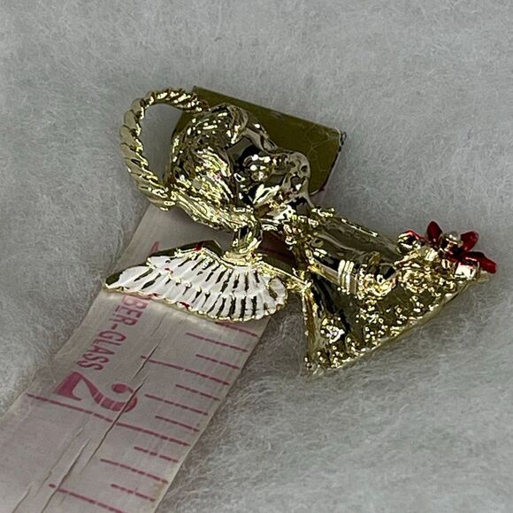 Vintage Gerry’s Angel holding pearl centered Poinsettia. - Picture 4 of 7